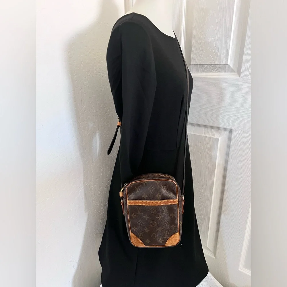 Louis Vuitton Danube Crossbody Shoulder Bag - Picture 1 of 8